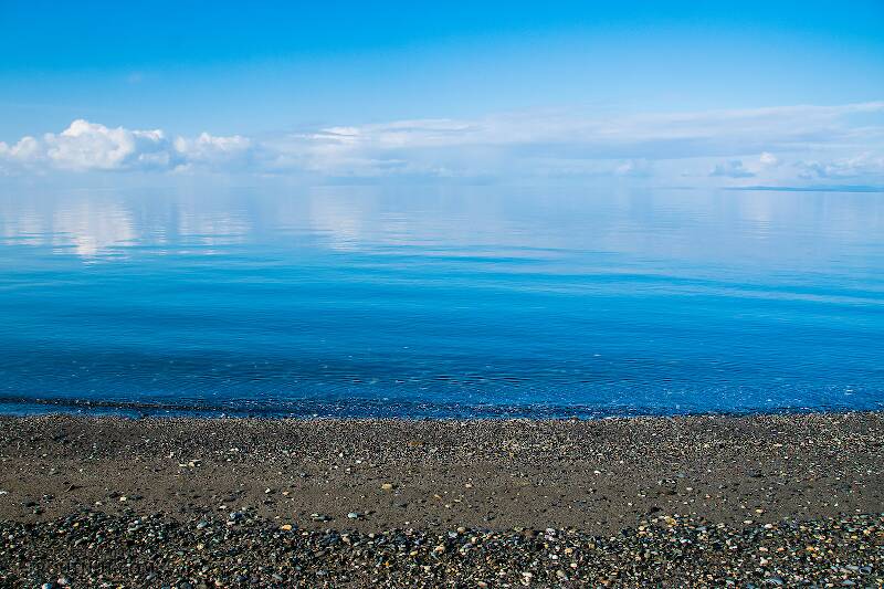 Vanishing horizon in the Chukchi Sea

From Kotzebue in Alaska